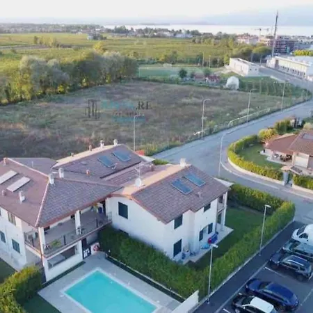 Apartment Timetofreedom With Private Garden & Pool *