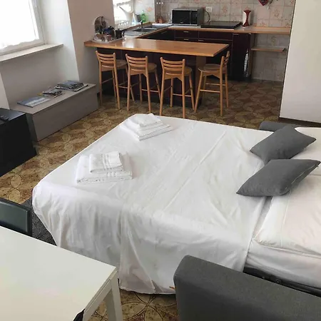 Residenza Giovanni Fronte Lago - Garda Lago *