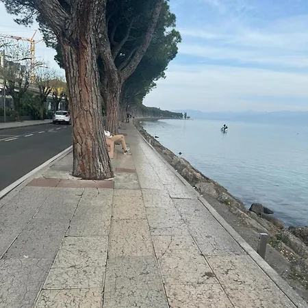Residenza Giovanni Fronte Lago - Garda Lago