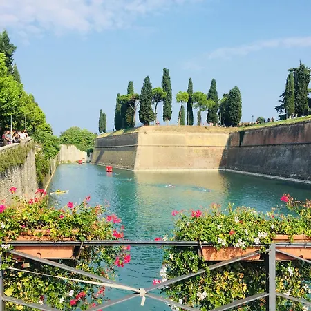 Residenza Giovanni Fronte Lago - Garda Lago Apartment Peschiera del Garda