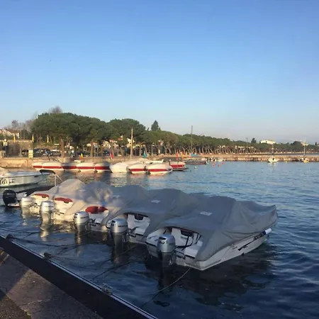 Residenza Giovanni Fronte Lago - Garda Lago *