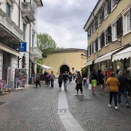Residenza Giovanni Fronte Lago - Garda Lago *