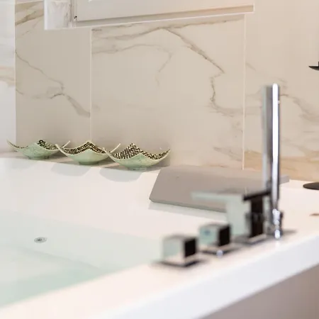 Apartment Hatelier Garda By Enjoy Garda Peschiera del Garda