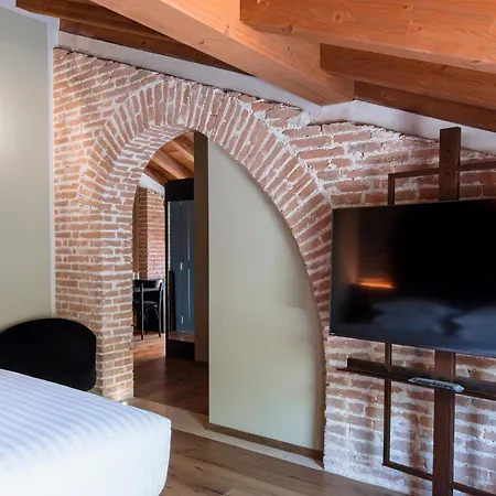 Hotel Pavillon & *