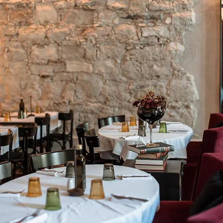 Hotel Pavillon &