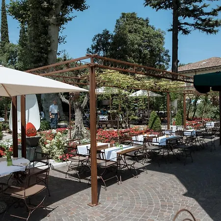 Hotel Pavillon & *