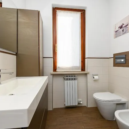 Desenzanoloft Official Partner Marriott Homes & Peschiera Fantasy Apartment's *
