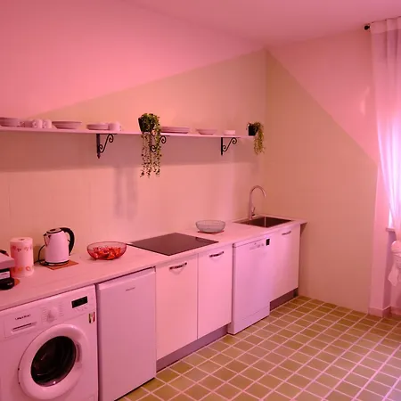 Villa 70 *