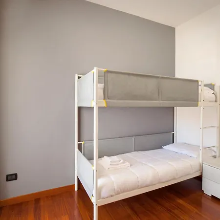 Casa Azzurra-comodo In Apartment Peschiera del Garda