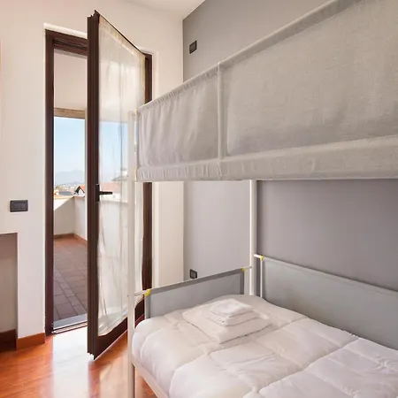 Casa Azzurra-comodo In Peschiera del Garda