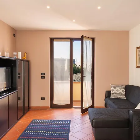 Casa Azzurra-comodo In Apartment