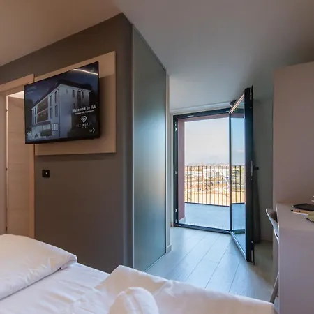 Ile Hotel