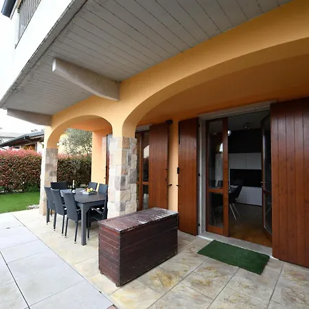 Casa Bacher Pool&gardenprivate&2,5kilometri To Center Apartment Peschiera del Garda