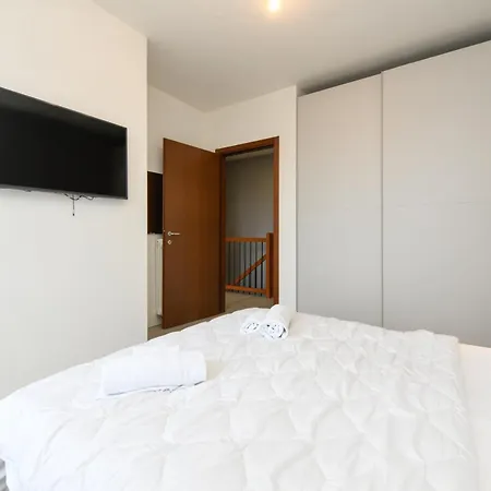 Apartment Casa Bacher Pool&gardenprivate&2,5kilometri To Center *