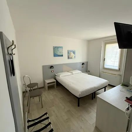 Hotel Bel Sito Peschiera 2*