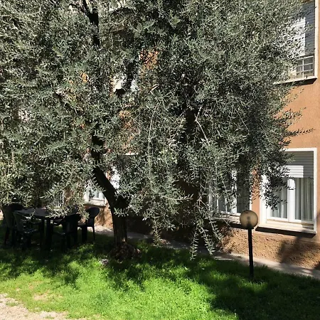 Ely * Peschiera del Garda