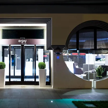 Enjoy Garda Hotel 4*