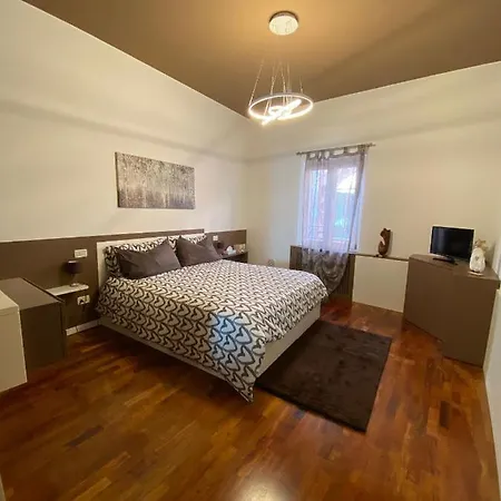 Apartment Domus Romanae In Centro Storico *