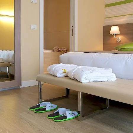 Enjoy Garda Hotel 4*