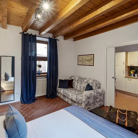 Apartment Xenia19 In Pieno Centro Storico Peschiera del Garda