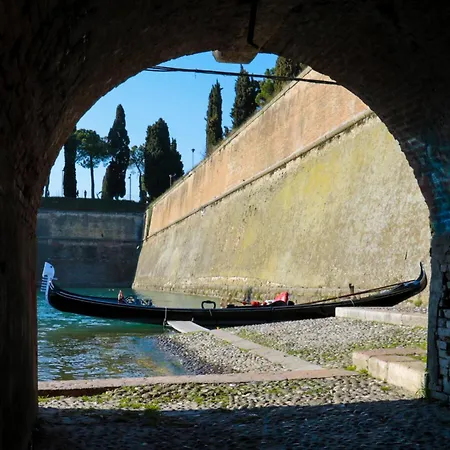 Gasthof Le Finestre Sul Borgo Peschiera del Garda