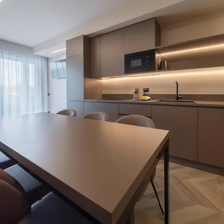 Aparthotel Aurora 3*