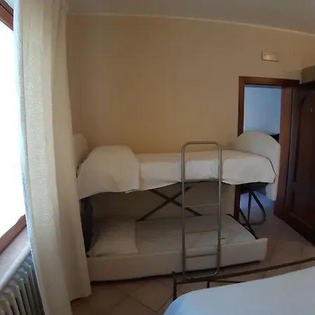 Sweet House Only Rooms Guest house